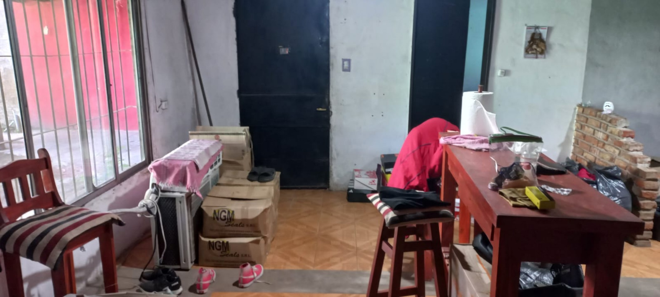 VENDO HERMOSA PROPIEDAD EN DOS PLANTAS  CON 2 LOCALES COMERCIALES EN BARRIO AURORA, PARTIDO DE MORENO 