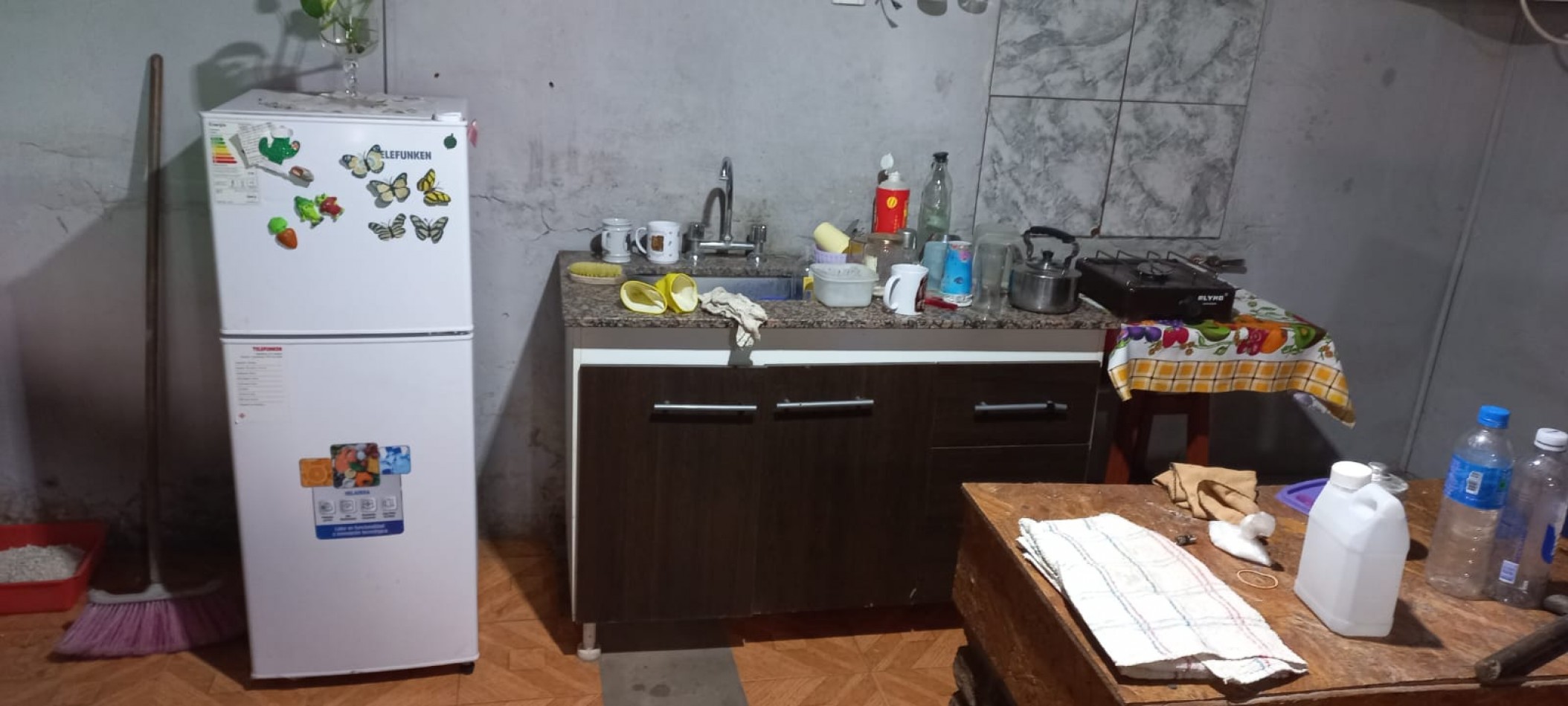 VENDO HERMOSA PROPIEDAD EN DOS PLANTAS  CON 2 LOCALES COMERCIALES EN BARRIO AURORA, PARTIDO DE MORENO 