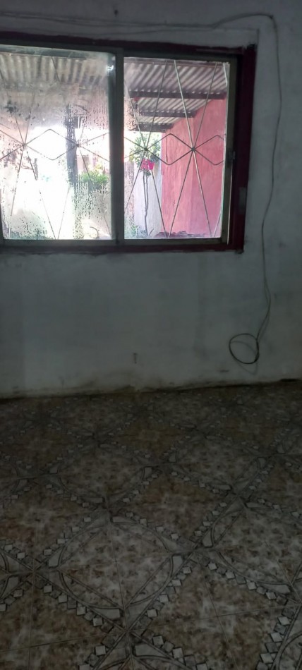 VENDO HERMOSA PROPIEDAD EN DOS PLANTAS  CON 2 LOCALES COMERCIALES EN BARRIO AURORA, PARTIDO DE MORENO 