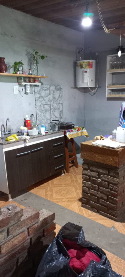 VENDO HERMOSA PROPIEDAD EN DOS PLANTAS  CON 2 LOCALES COMERCIALES EN BARRIO AURORA, PARTIDO DE MORENO 
