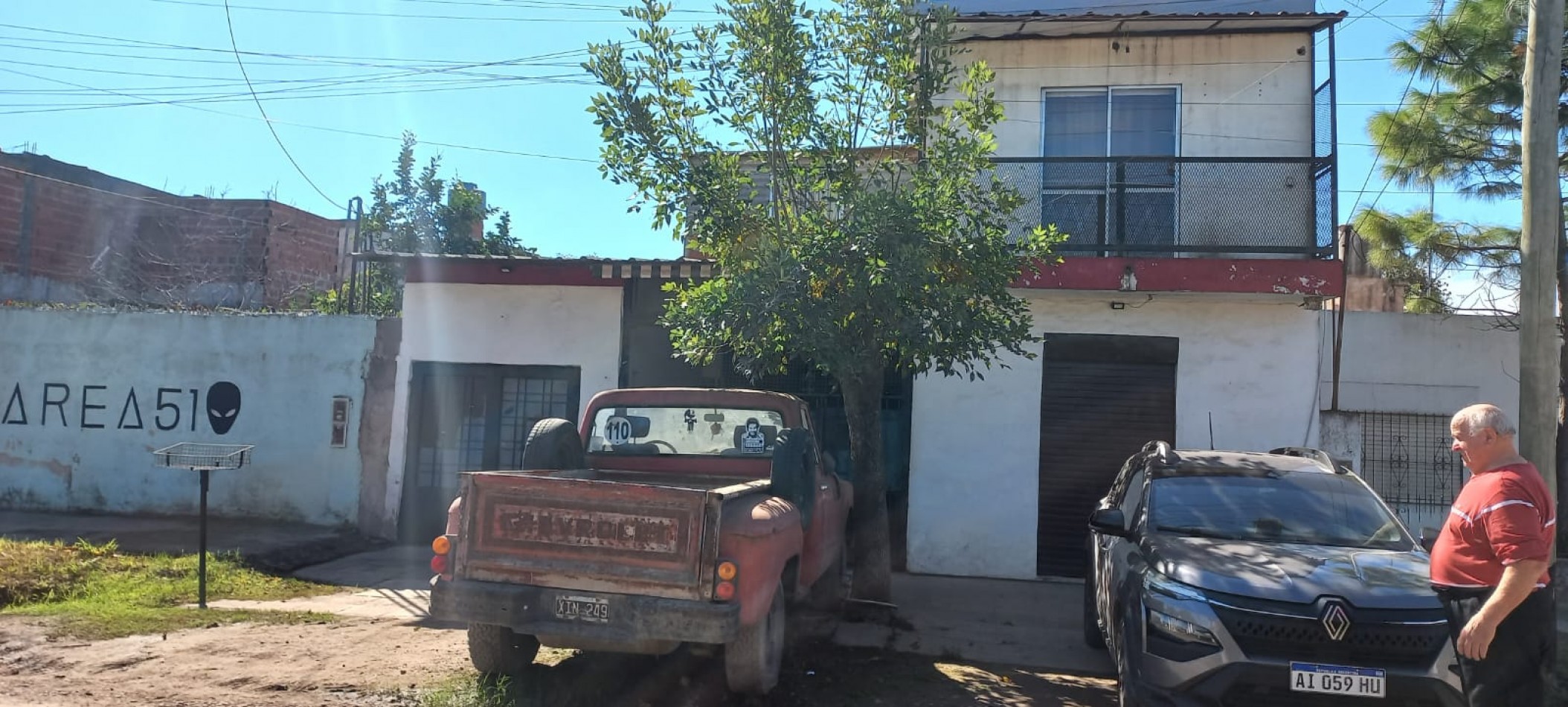 VENDO HERMOSA PROPIEDAD EN DOS PLANTAS  CON 2 LOCALES COMERCIALES EN BARRIO AURORA, PARTIDO DE MORENO 