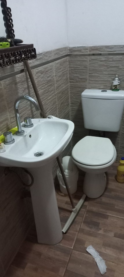 VENDO HERMOSA PROPIEDAD EN DOS PLANTAS  CON 2 LOCALES COMERCIALES EN BARRIO AURORA, PARTIDO DE MORENO 