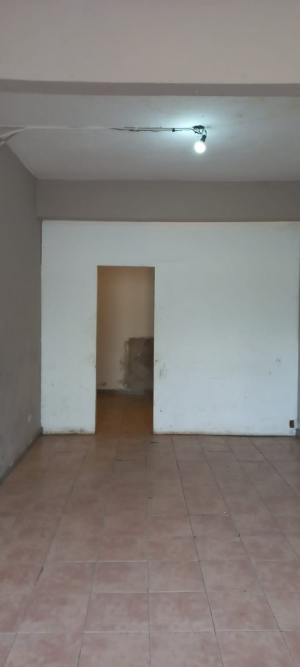 ALQUILO HERMOSO LOCAL COMERCIAL CALLE MARTIN FIERRO 5112 Y CASI ESQUINA ITALIA. MORENO, ZONA COMERCIAL 