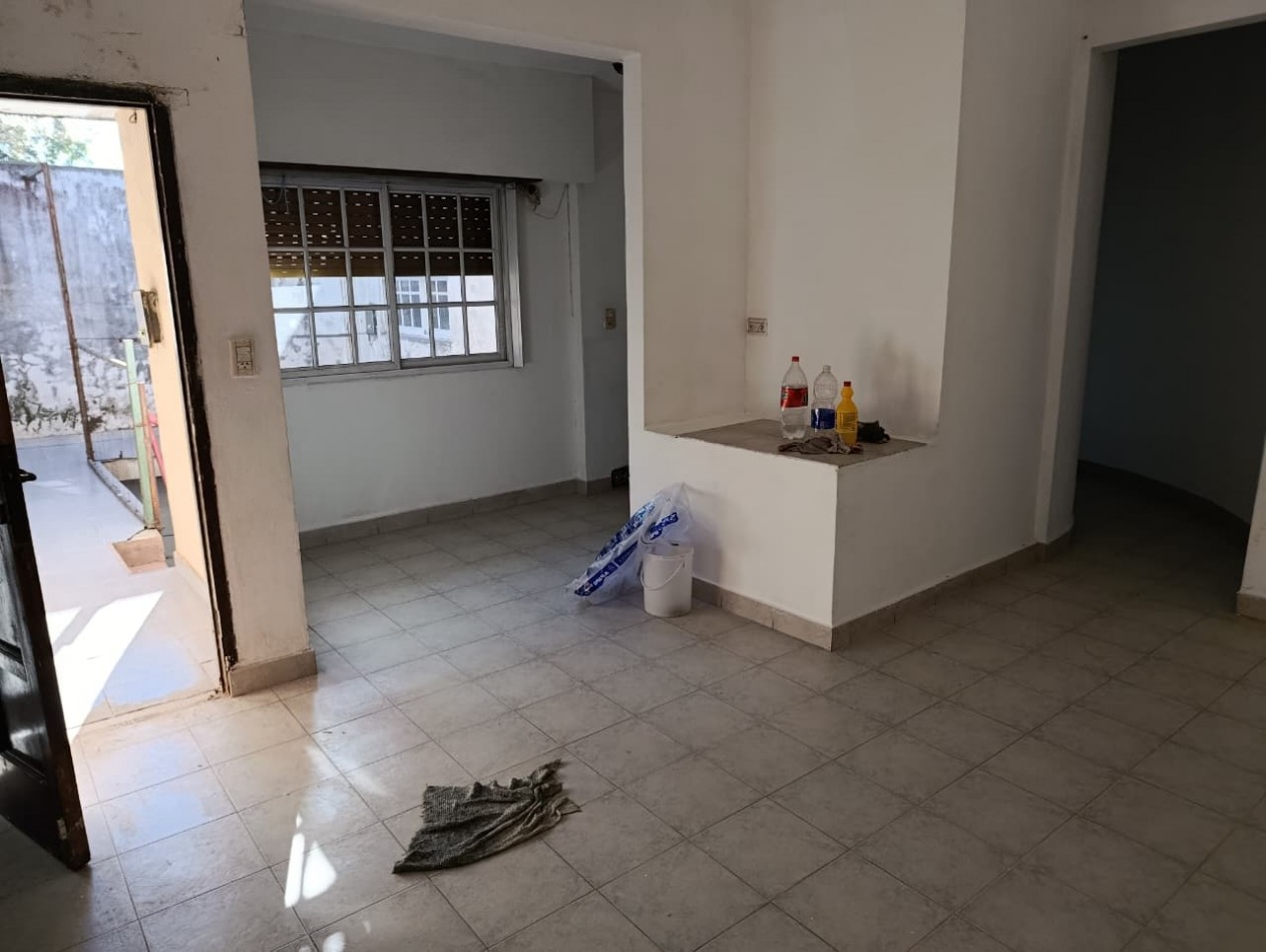 ALQUILO REGIO DEPARTAMENTO PLANTA ALTA CON 2 DORMITORIOS EN BARRIO ASUNCION, PASO DEL REY