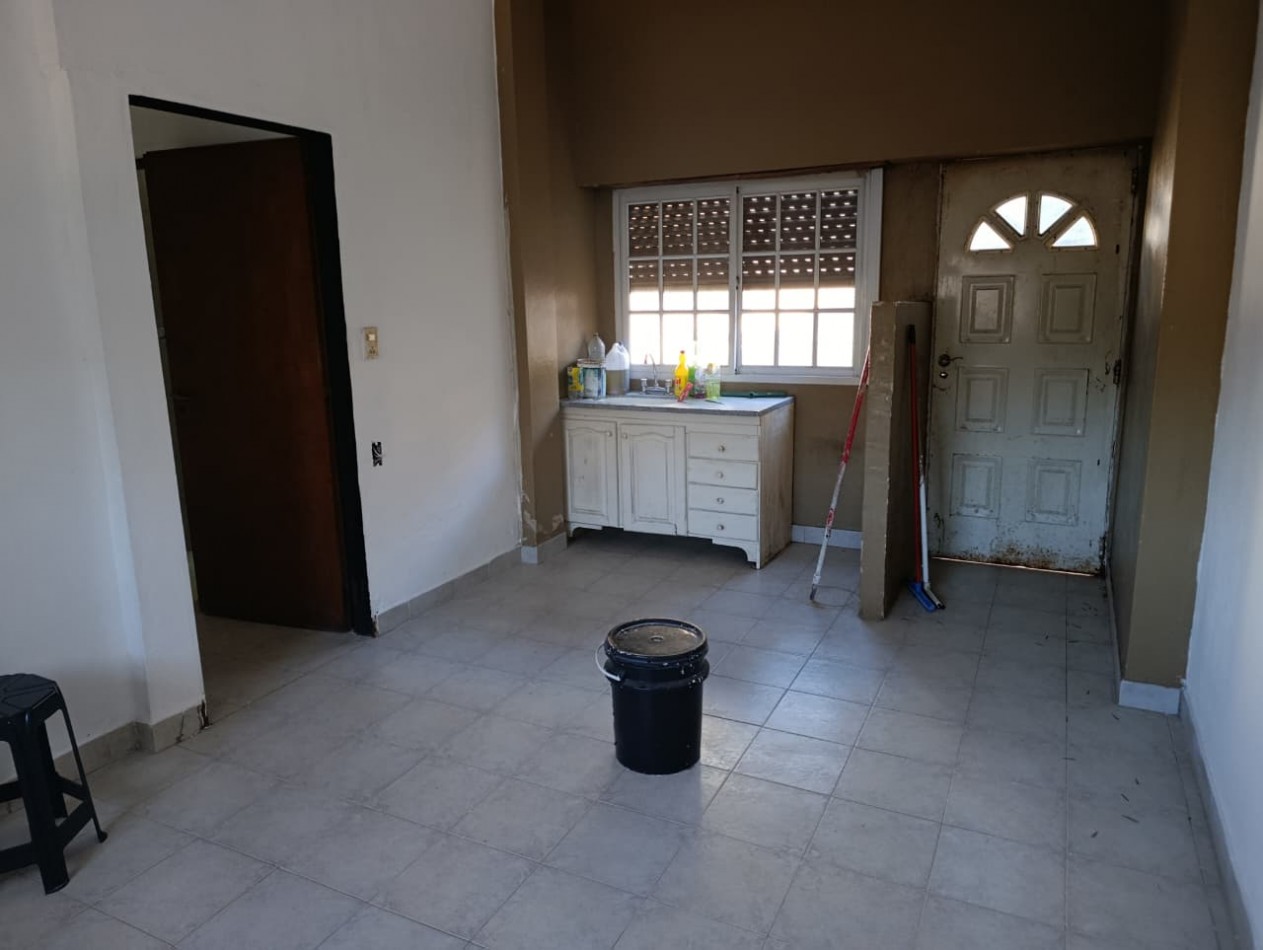 ALQUILO REGIO DEPARTAMENTO PLANTA ALTA CON 2 DORMITORIOS EN BARRIO ASUNCION, PASO DEL REY