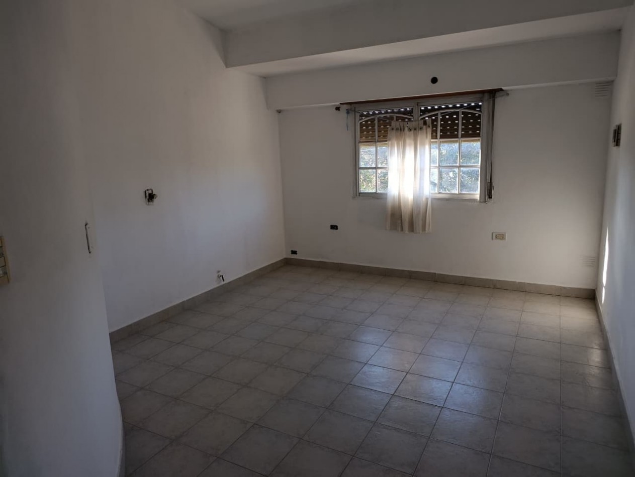 ALQUILO REGIO DEPARTAMENTO PLANTA ALTA CON 2 DORMITORIOS EN BARRIO ASUNCION, PASO DEL REY