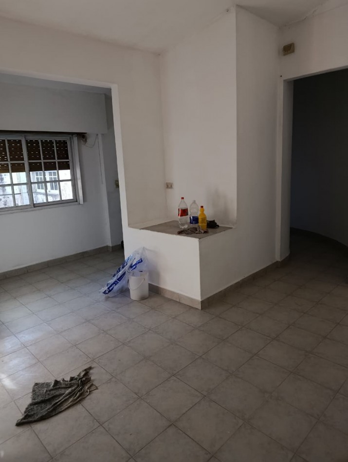 ALQUILO REGIO DEPARTAMENTO PLANTA ALTA CON 2 DORMITORIOS EN BARRIO ASUNCION, PASO DEL REY