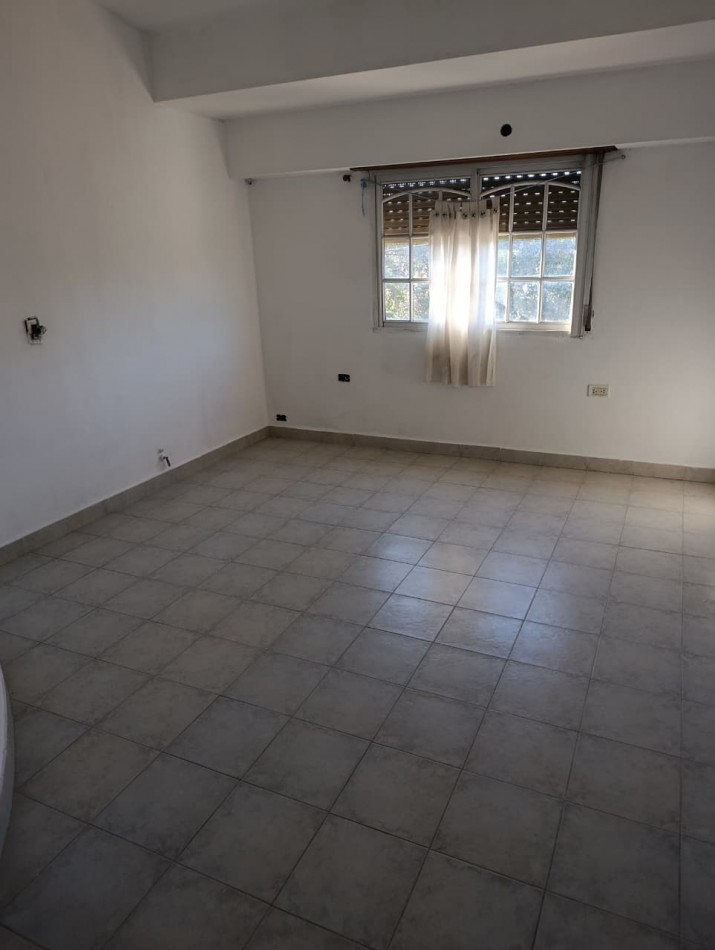 ALQUILO REGIO DEPARTAMENTO PLANTA ALTA CON 2 DORMITORIOS EN BARRIO ASUNCION, PASO DEL REY