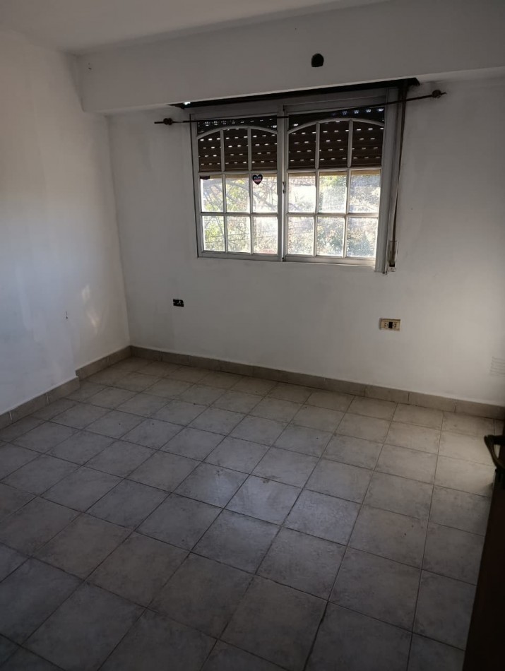 ALQUILO REGIO DEPARTAMENTO PLANTA ALTA CON 2 DORMITORIOS EN BARRIO ASUNCION, PASO DEL REY