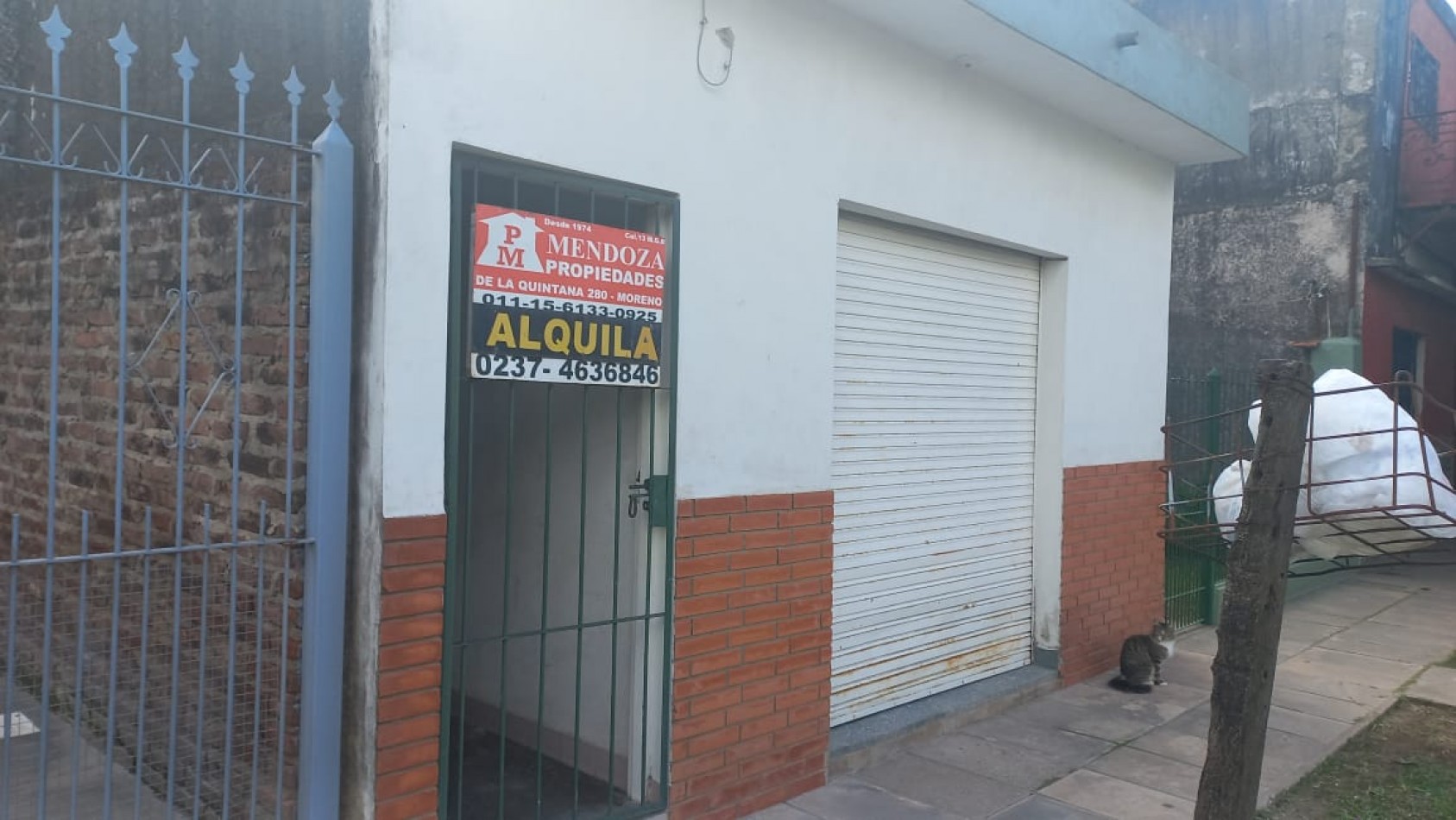 ALQUILO REGIO LOCAL COMERCIAL PARA VIVIENDA, EN BARRIO JARDINES DE MORENO, PROXIMO ACCESO OESTE Y COLEGIOS