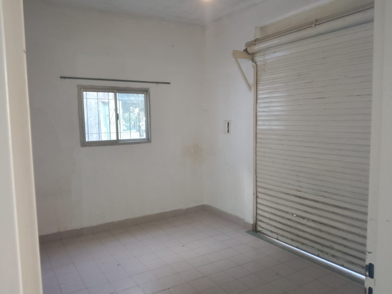 ALQUILO REGIO LOCAL COMERCIAL PARA VIVIENDA, EN BARRIO JARDINES DE MORENO, PROXIMO ACCESO OESTE Y COLEGIOS