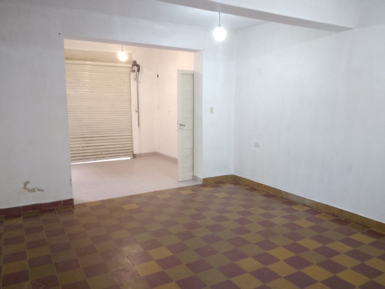 ALQUILO REGIO LOCAL COMERCIAL PARA VIVIENDA, EN BARRIO JARDINES DE MORENO, PROXIMO ACCESO OESTE Y COLEGIOS