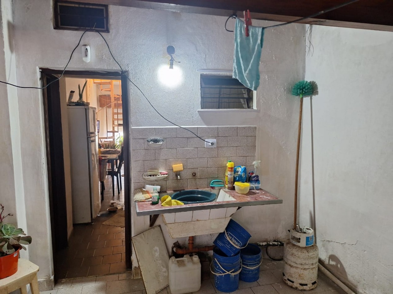 VENDO EXCELENTE DUPLEX CON PLANOS Y ESCRITURA IDEAL CREDITO HIPOTECARIO SOBRE AV. MARCOS DEL BUENO 1056 -MORENO
