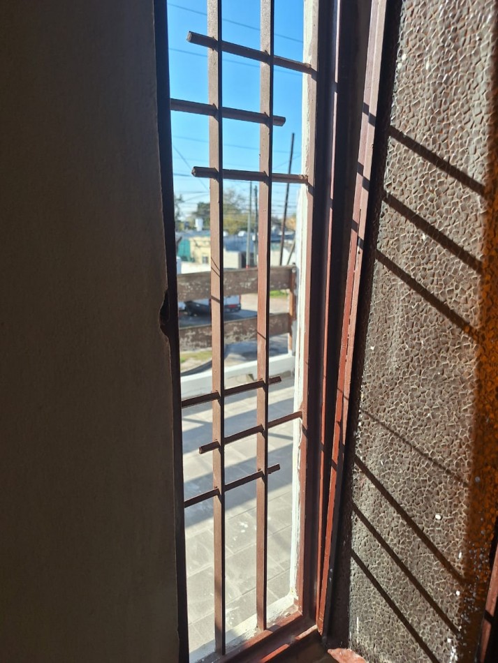 VENDO EXCELENTE DUPLEX CON PLANOS Y ESCRITURA IDEAL CREDITO HIPOTECARIO SOBRE AV. MARCOS DEL BUENO 1056 -MORENO