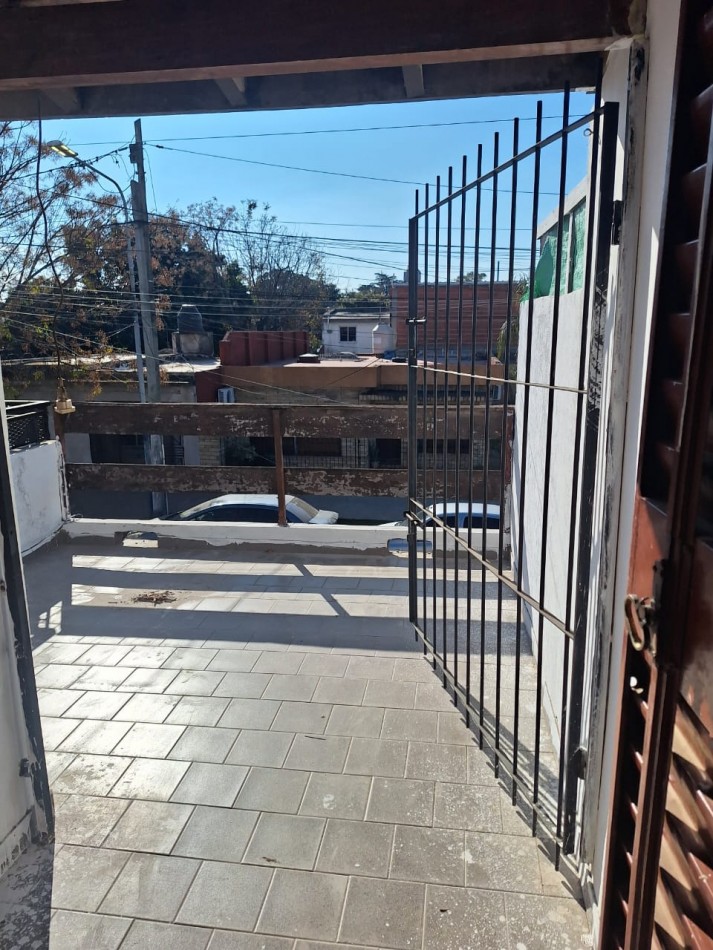 VENDO EXCELENTE DUPLEX CON PLANOS Y ESCRITURA IDEAL CREDITO HIPOTECARIO SOBRE AV. MARCOS DEL BUENO 1056 -MORENO