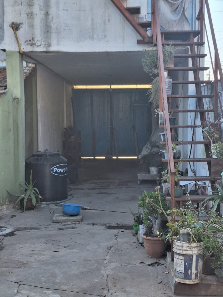 VENDO EXCELENTE DUPLEX CON PLANOS Y ESCRITURA IDEAL CREDITO HIPOTECARIO SOBRE AV. MARCOS DEL BUENO 1056 -MORENO