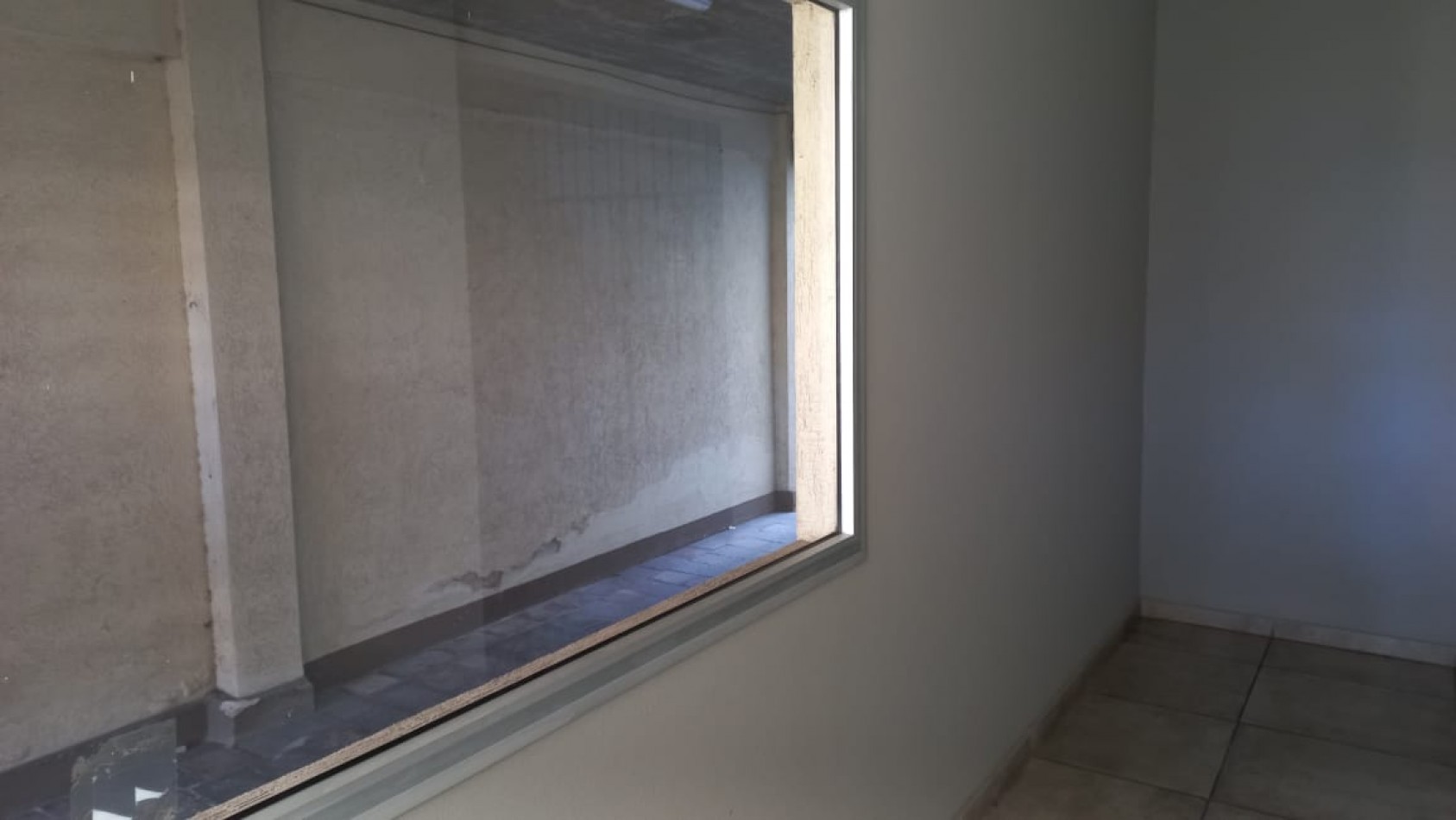  (AUT. 146) (ALQUILADO ) DEPARTAMENTO DE CATEGORIA EN MORENO CENTR