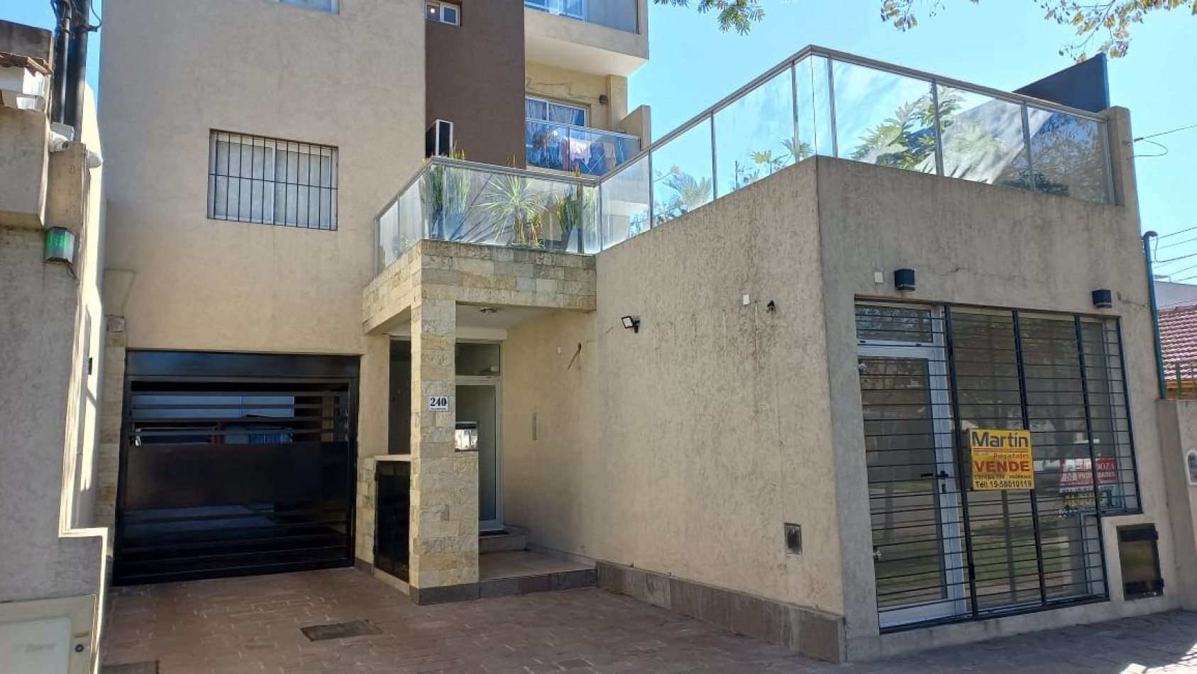 (AUT. 146) (ALQUILADO ) DEPARTAMENTO DE CATEGORIA EN MORENO CENTR