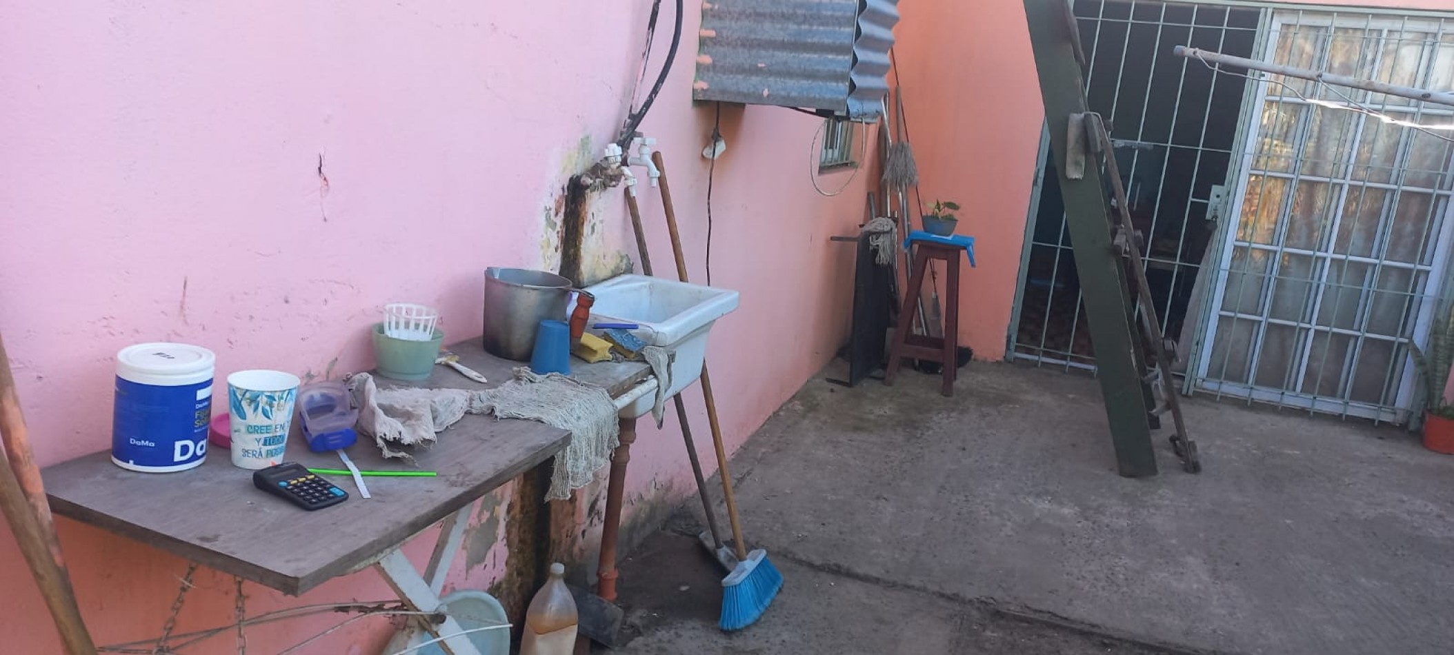 VENDO REGIA VIVIENDA SOBRE ASFALTO EN BARRIO LA PERLA, PARTIDO DE MORENO. CALLE TABLADA ENTRE ZARATE Y MEXICO