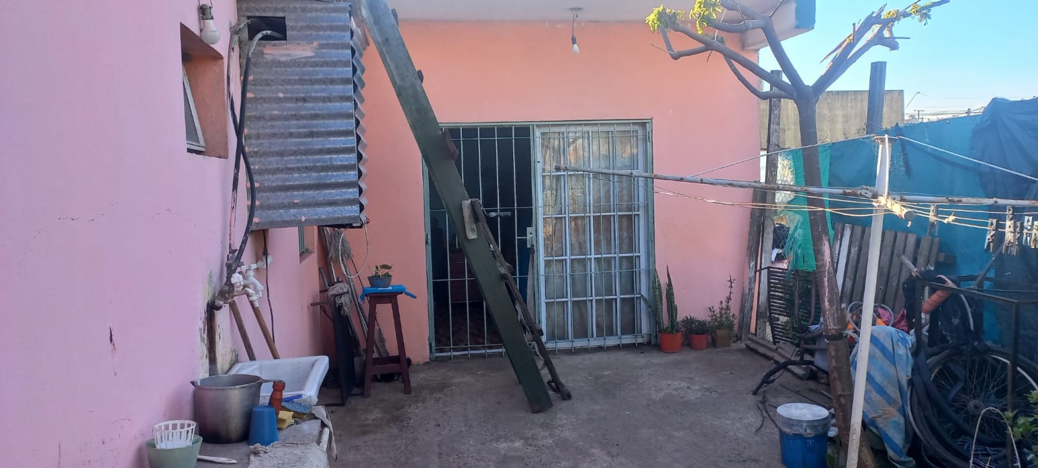 VENDO REGIA VIVIENDA SOBRE ASFALTO EN BARRIO LA PERLA, PARTIDO DE MORENO. CALLE TABLADA ENTRE ZARATE Y MEXICO