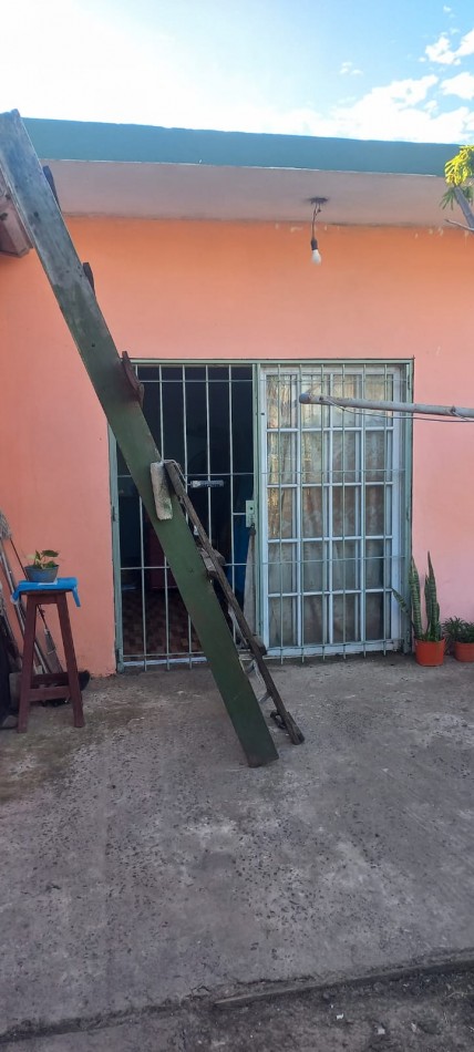VENDO REGIA VIVIENDA SOBRE ASFALTO EN BARRIO LA PERLA, PARTIDO DE MORENO. CALLE TABLADA ENTRE ZARATE Y MEXICO