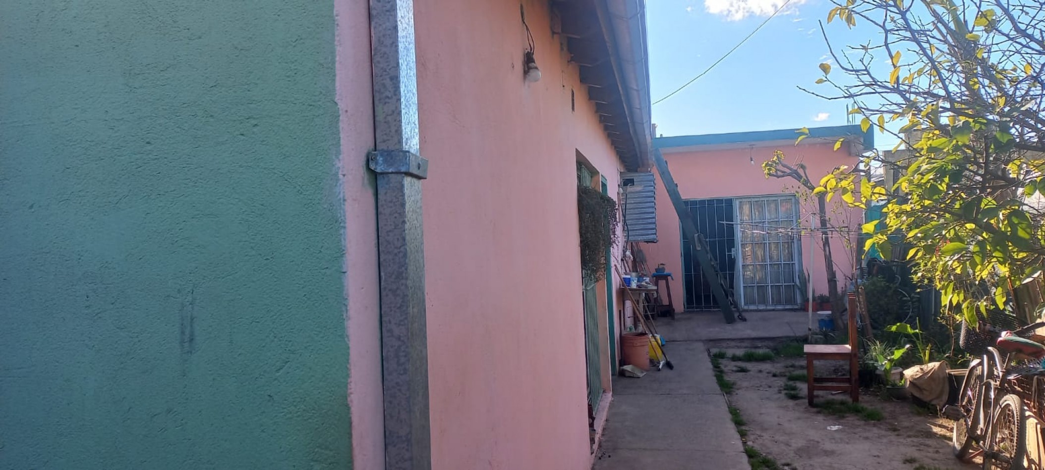 VENDO REGIA VIVIENDA SOBRE ASFALTO EN BARRIO LA PERLA, PARTIDO DE MORENO. CALLE TABLADA ENTRE ZARATE Y MEXICO