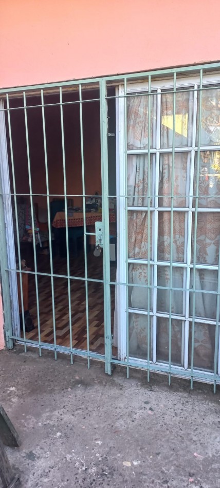 VENDO REGIA VIVIENDA SOBRE ASFALTO EN BARRIO LA PERLA, PARTIDO DE MORENO. CALLE TABLADA ENTRE ZARATE Y MEXICO