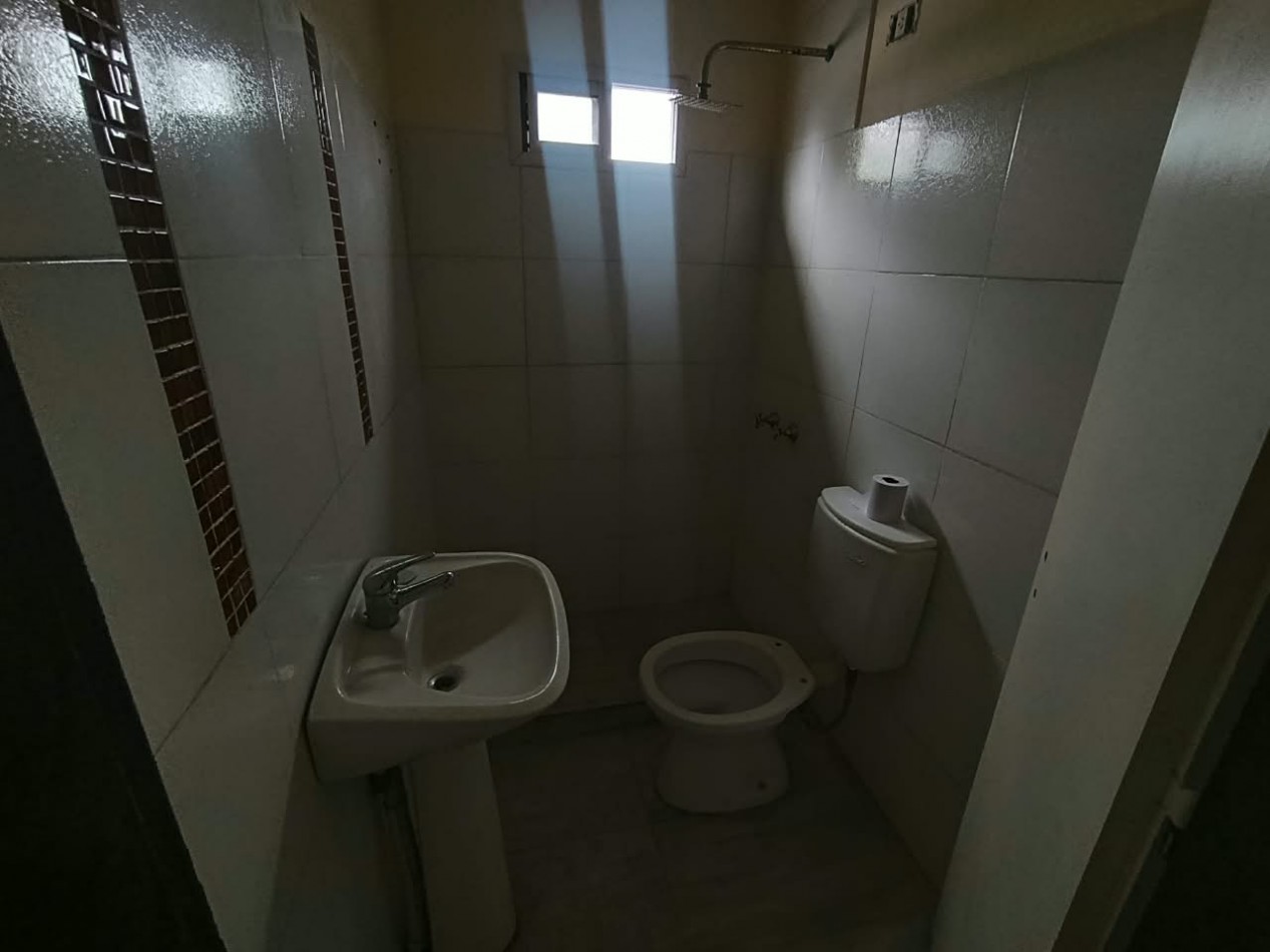 VENDO EXCELENTE DEPARTAMENTO EN BARRIO LOS PARAISOS PARTIDO DE MORENO SOBRE ASFALTO. CALLE GUATEMALA 6664
