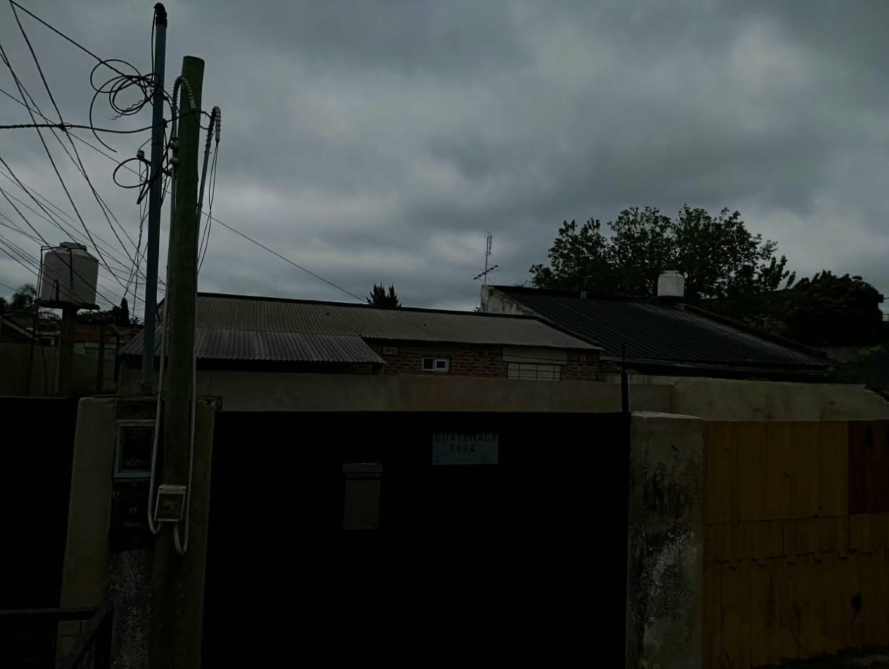 VENDO EXCELENTE DEPARTAMENTO EN BARRIO LOS PARAISOS PARTIDO DE MORENO SOBRE ASFALTO. CALLE GUATEMALA 6664