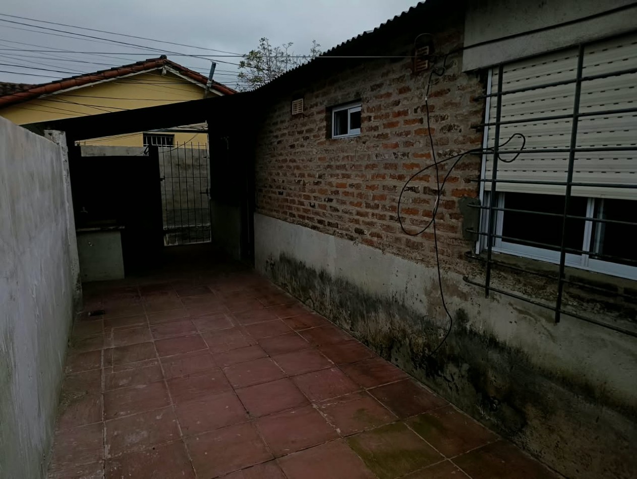 VENDO EXCELENTE DEPARTAMENTO EN BARRIO LOS PARAISOS PARTIDO DE MORENO SOBRE ASFALTO. CALLE GUATEMALA 6664