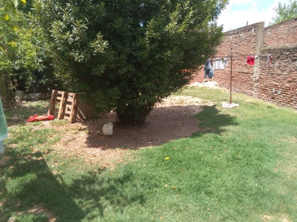 ALQUILO AMPLIA CASA DE MATERIAL CON TERRENO EN BARRIO MI BARRIO, MORENO, CALLE POSADAS 5967