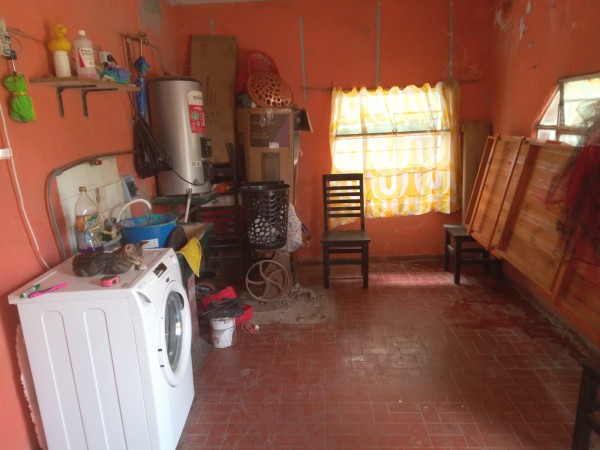 ALQUILO AMPLIA CASA DE MATERIAL CON TERRENO EN BARRIO MI BARRIO, MORENO, CALLE POSADAS 5967