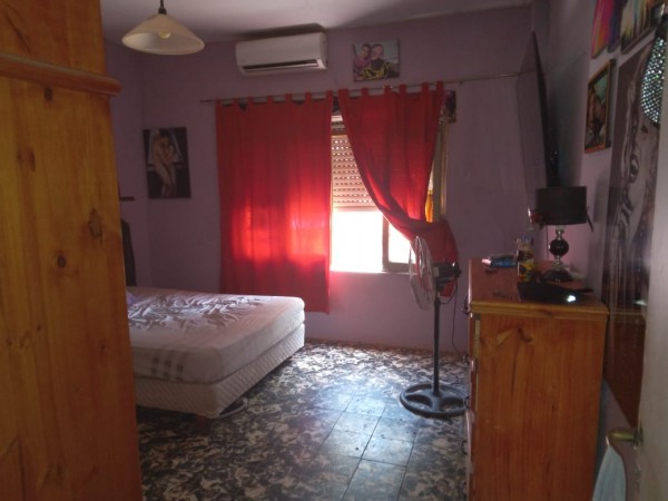 ALQUILO AMPLIA CASA DE MATERIAL CON TERRENO EN BARRIO MI BARRIO, MORENO, CALLE POSADAS 5967