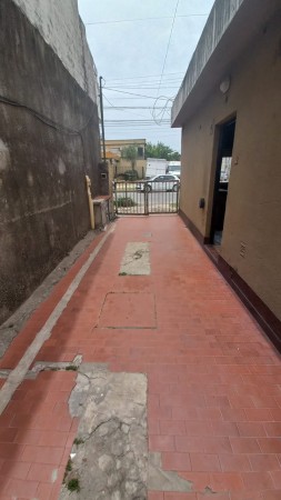 (AUT.404) ALQUILO HERMOSO DEPARTAMENTO CON 2 DORMITORIOS EN BARRIO LA PERLITA, SOBRE AV. M. DEL BUENO 1044