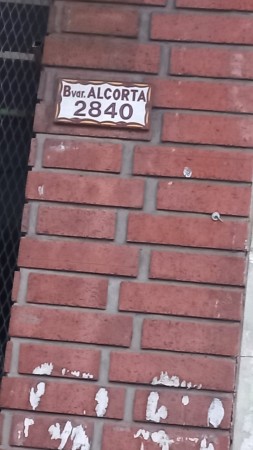 ALQUILO REGIO LOCAL COMERCIAL CON DEPOSITO FRENTE A ESTACION DE TREN EN MORENO, IDEAL TODO RUBRO. MENSUALIDADES DE $ 1000.000.- IMPERDIBLE . CONSULTE