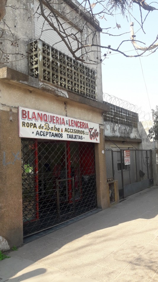 ALQUILO AMPLIO LOCAL COMERCIAL CON DEPOSITO ZONA COMERCIAL, AVENIDA MARCOS DEL BUENO 735 Y POSADAS BARRIO LA PERLITA, MORENO. 