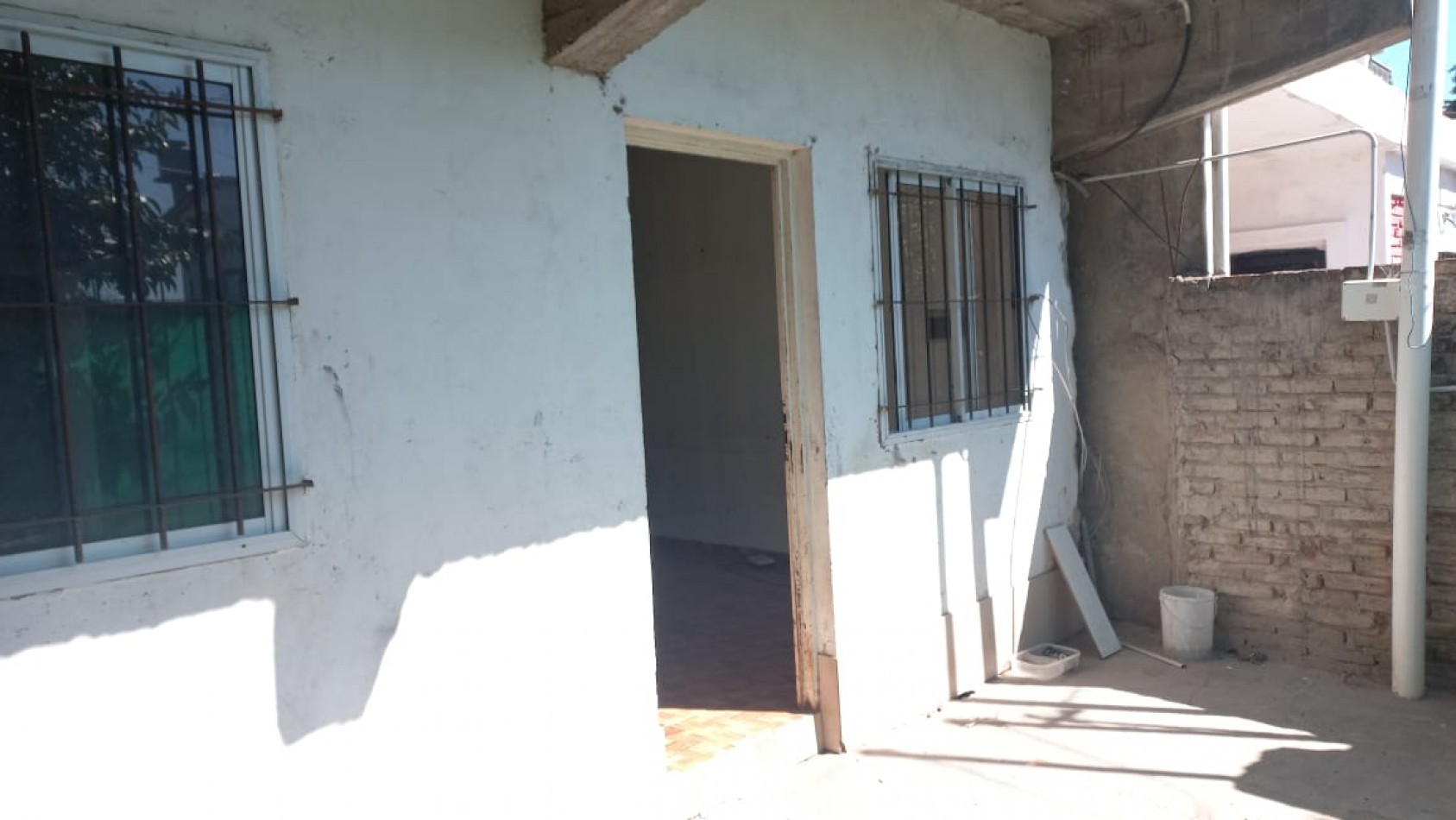 REGIA PROPIEDAD CON 2 DORMITORIOS BARRIO 25 DE MAYO - MORENO A 100 METROS RUTA 25