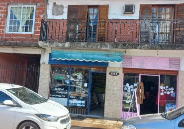 (AUT. 394) VENDO AMPLIA Y  EXCELENTE CASA CON LOCALES COMERCIALE UBICADO PROXIMO A RUTA 25 Y A ACCESO OESTE.S