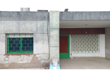 VENDO 2 HERMOSA CASA JUNTAS EN EL BARRIO CASCO SALA, CALLE: F. COUVIER 1264 MORENO SUR, HAY ESCRITURA