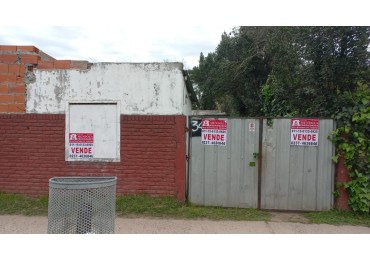 VENDO HERMOSA PROPIEDAD CON TERRENO EN MORENO NORTE, A 40 METROS DE RUTA 23, PROXIMO A COLEGIO, COMERCIOS ESTACIONES DE SERVICIOS