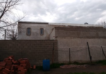 BARRIO SANTA ROSA - MORENO - VENDO O PERMUTO POR CASA CON TERRENO IMPERDIBLE ( O PERMUTA POR CASITA O LOTE EN MORENO SUR