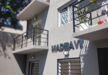 ALQUILO REGIO DE PARTAMENTO CON COCHERA, PLANTA BAJA EN MORENO CENTRO, EDIFICIO MADIBA VII,  CALLE DE LA QUINTANA 270 -MORENO