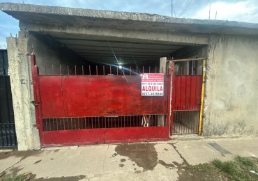 EN ALQUILER AMPLIA CASA CON 3 DORMITORIOS BARRIO LA PERLA, PARTIDO DE MORENO