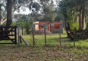 VENDO TERRENO CON MEJORAS EN ZONA TURISTICA DE NECOCHEA