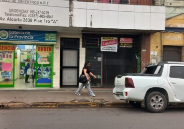 ALQUILO REGIO LOCAL COMERCIAL CON DEPOSITO FRENTE A ESTACION DE TREN EN MORENO, IDEAL TODO RUBRO. MENSUALIDADES DE $ 1000.000.- IMPERDIBLE . CONSULTE